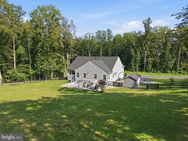 240 LONG MEADOW DR, Fredericksburg, VA 22406