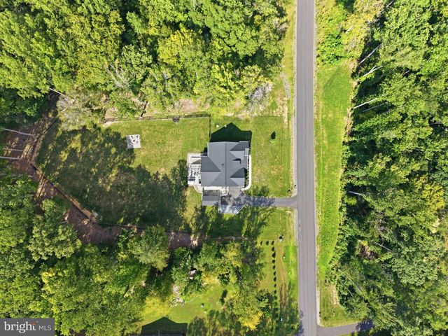 240 LONG MEADOW DR, Fredericksburg, VA 22406