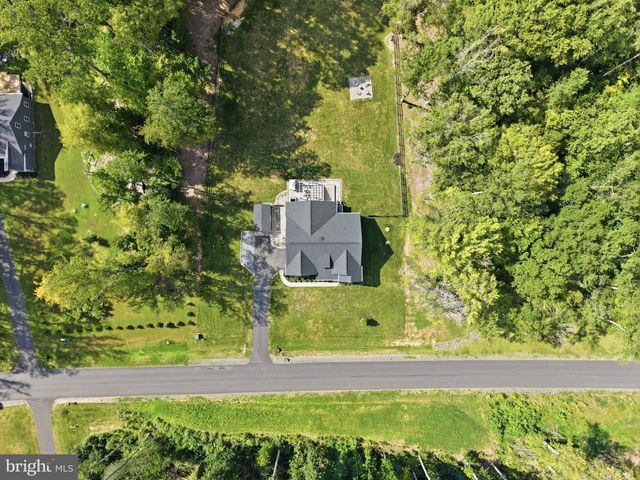 240 LONG MEADOW DR, Fredericksburg, VA 22406