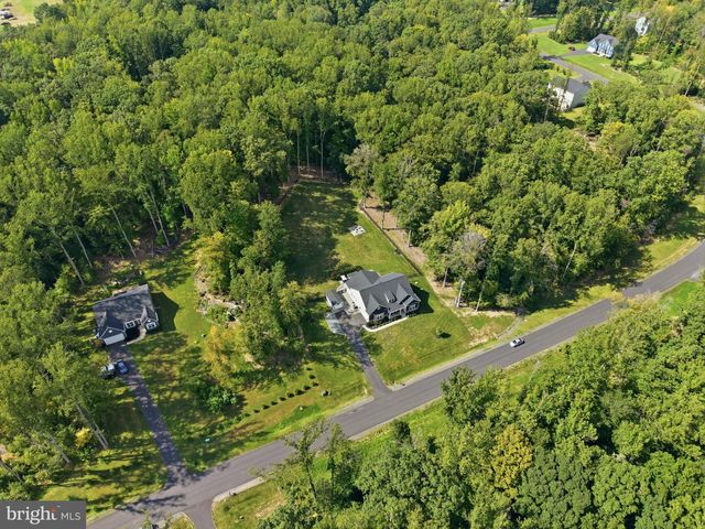 240 LONG MEADOW DR, Fredericksburg, VA 22406
