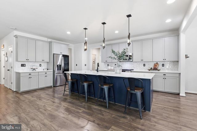 240 LONG MEADOW DR, Fredericksburg, VA 22406