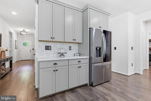 240 LONG MEADOW DR, Fredericksburg, VA 22406