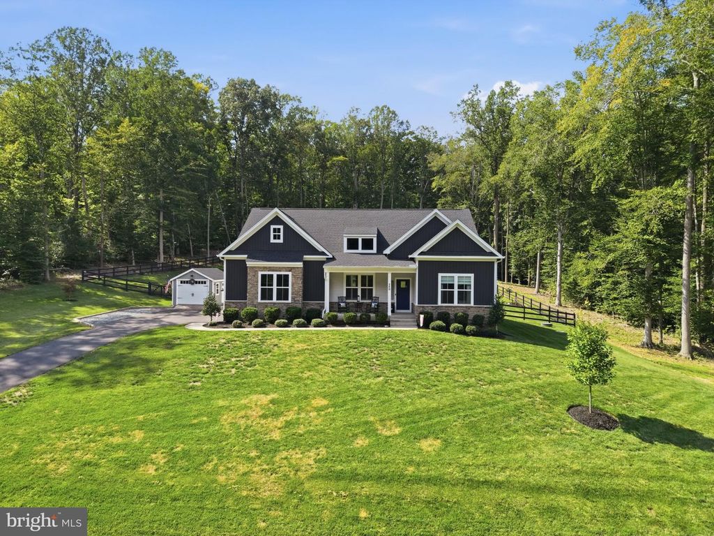 240 LONG MEADOW DR, Fredericksburg, VA 22406