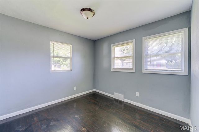 2116 Jannette Drive, St Louis, MO 63136