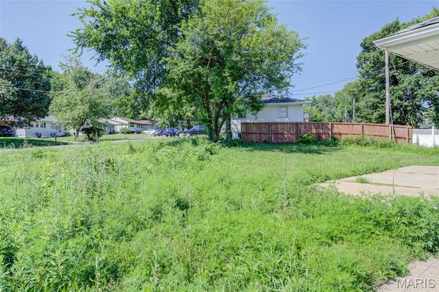 2116 Jannette Drive, St Louis, MO 63136