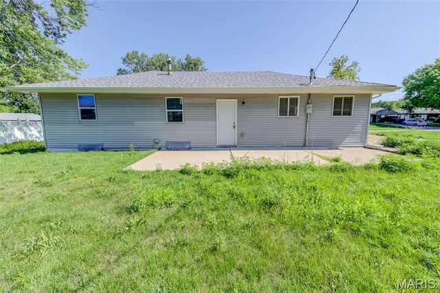 2116 Jannette Drive, St Louis, MO 63136