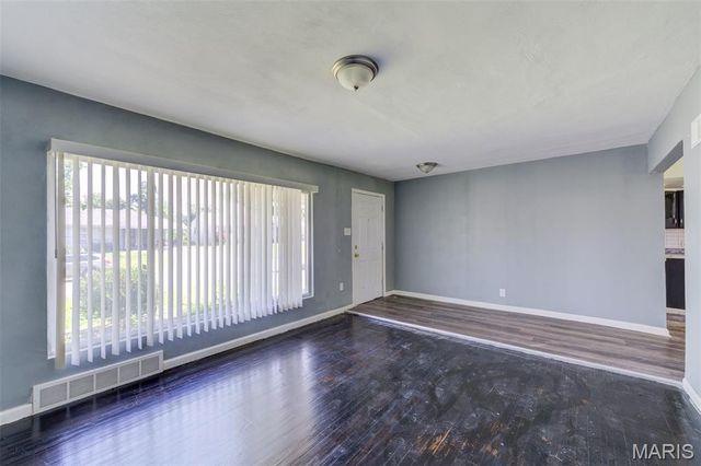 2116 Jannette Drive, St Louis, MO 63136