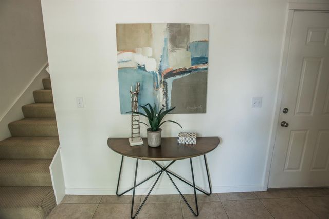 427 Harriet Ln, West Sacramento, CA 95605