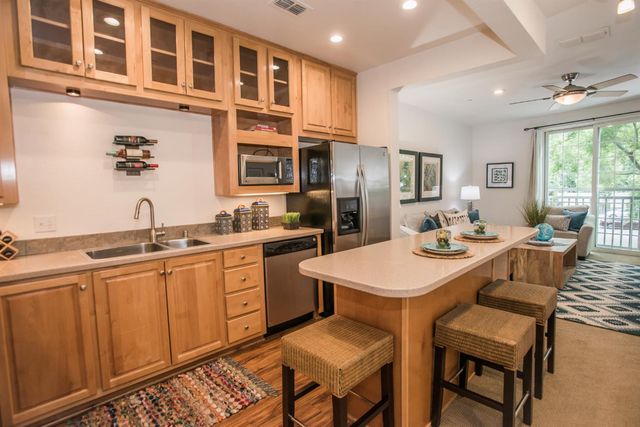 427 Harriet Ln, West Sacramento, CA 95605