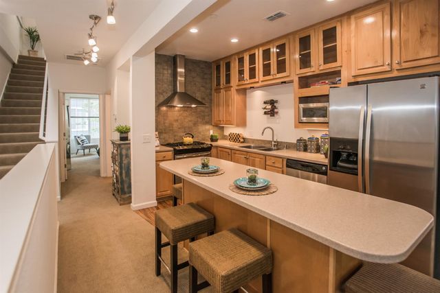 427 Harriet Ln, West Sacramento, CA 95605