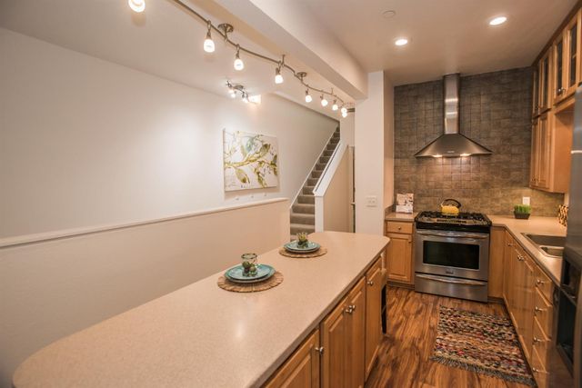 427 Harriet Ln, West Sacramento, CA 95605