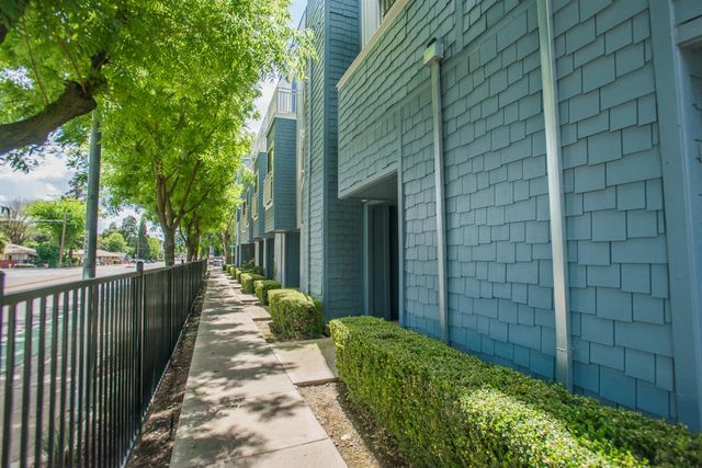 427 Harriet Ln, West Sacramento, CA 95605