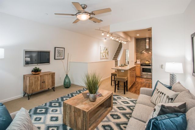 427 Harriet Ln, West Sacramento, CA 95605