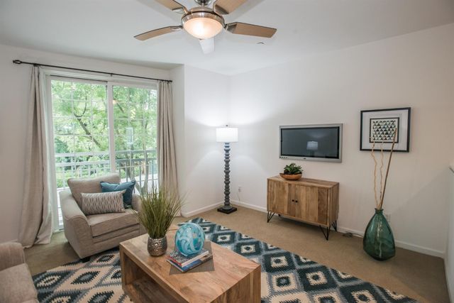 427 Harriet Ln, West Sacramento, CA 95605