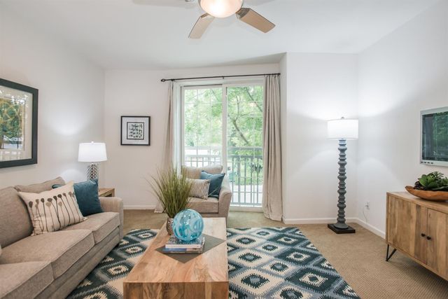 427 Harriet Ln, West Sacramento, CA 95605