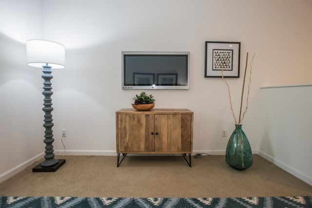 427 Harriet Ln, West Sacramento, CA 95605