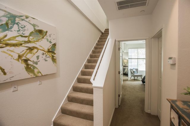 427 Harriet Ln, West Sacramento, CA 95605