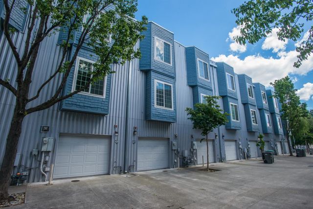 427 Harriet Ln, West Sacramento, CA 95605