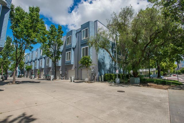 427 Harriet Ln, West Sacramento, CA 95605