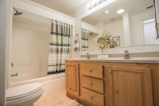 427 Harriet Ln, West Sacramento, CA 95605