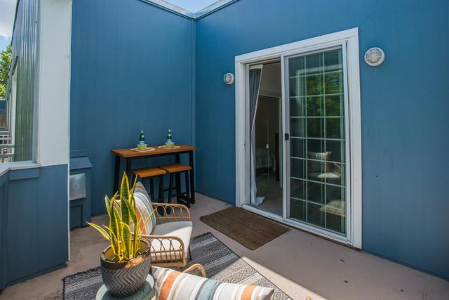 427 Harriet Ln, West Sacramento, CA 95605