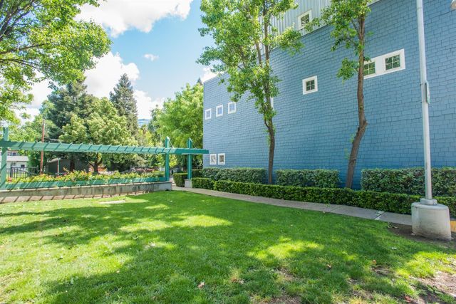 427 Harriet Ln, West Sacramento, CA 95605