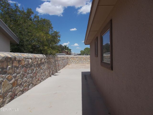 749 Desert Sage Drive, Horizon City, TX 79928