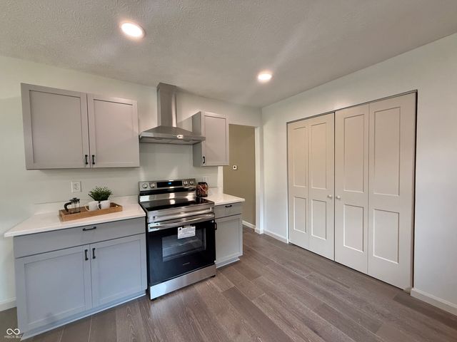 118 W Edgewood Avenue, Indianapolis, IN 46217