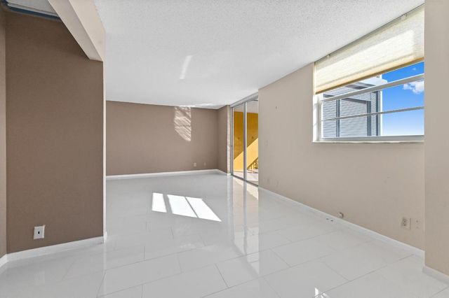 5700 NW 2nd Avenue 503, Boca Raton, FL 33487