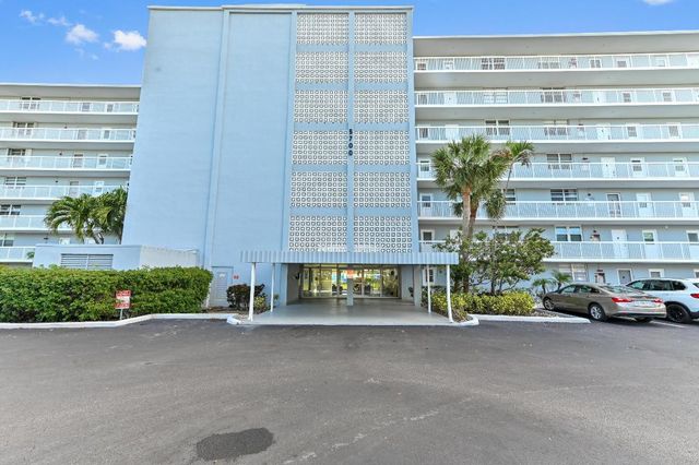 5700 NW 2nd Avenue 503, Boca Raton, FL 33487