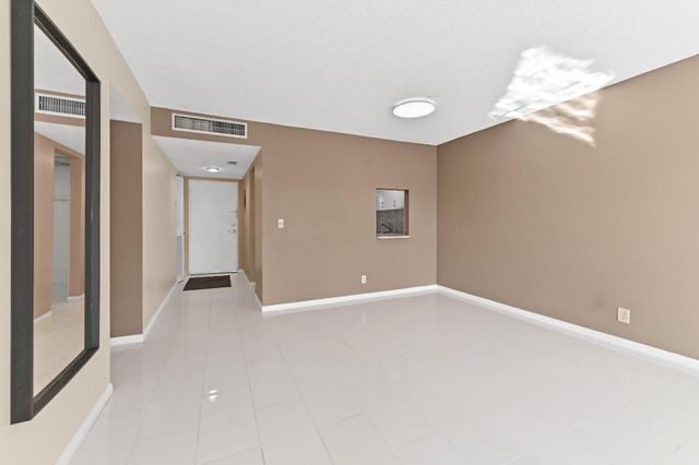 5700 NW 2nd Avenue 503, Boca Raton, FL 33487