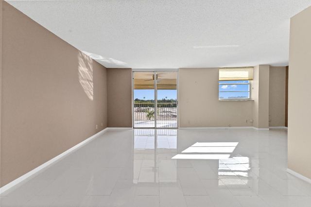 5700 NW 2nd Avenue 503, Boca Raton, FL 33487