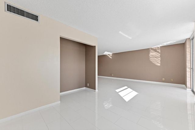 5700 NW 2nd Avenue 503, Boca Raton, FL 33487