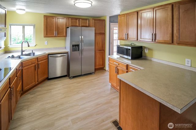 7112 141st Avenue E, Sumner, WA 98390