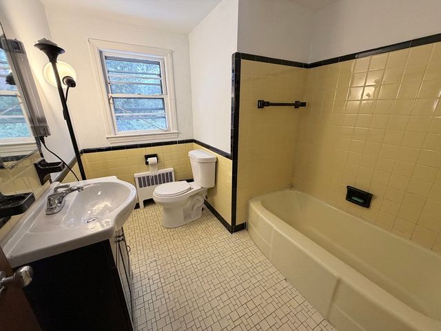 20 Chapman St, Quincy, MA 02170