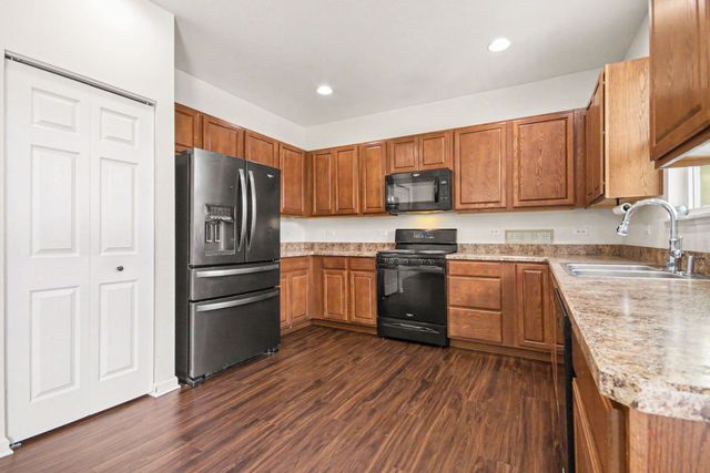 1911 Willoughby Lane, Joliet, IL 60431