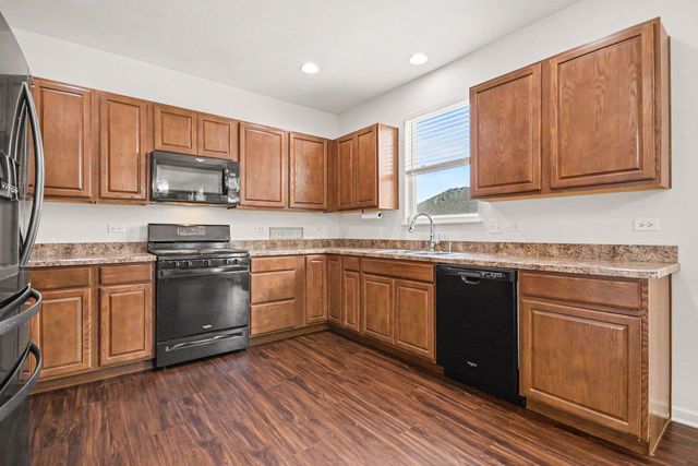 1911 Willoughby Lane, Joliet, IL 60431