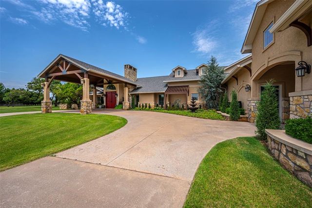 1701 Woodhill Road, Edmond, OK 73025