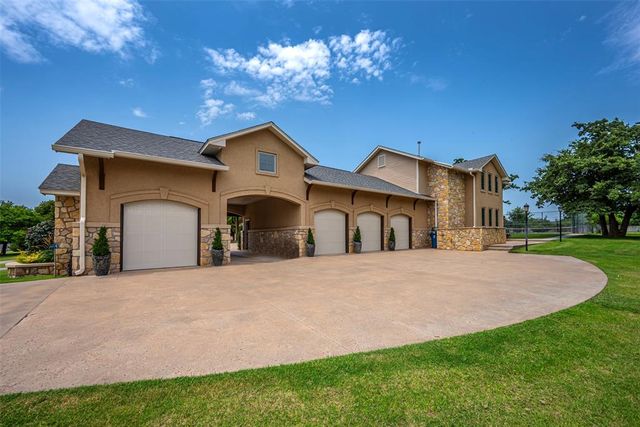 1701 Woodhill Road, Edmond, OK 73025