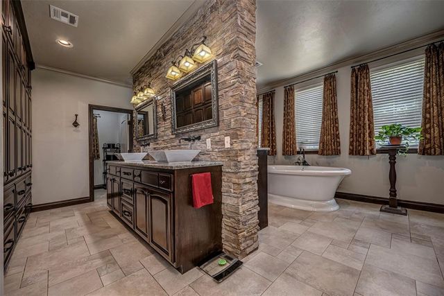 1701 Woodhill Road, Edmond, OK 73025