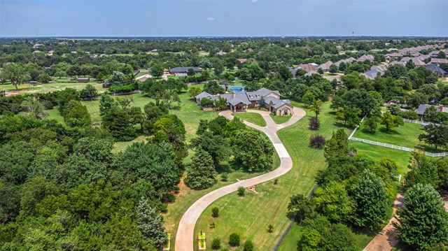 1701 Woodhill Road, Edmond, OK 73025