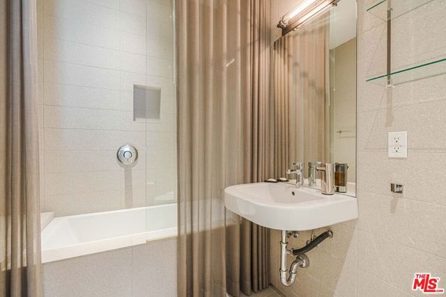 751 N Fairfax Avenue 4, Los Angeles, CA 90046