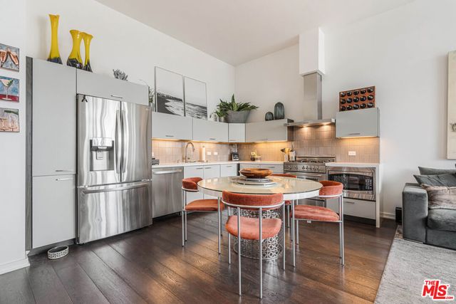 751 N Fairfax Avenue 4, Los Angeles, CA 90046