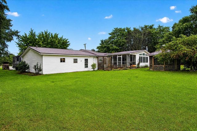 6486 N Winans Road, Alma, MI 48801