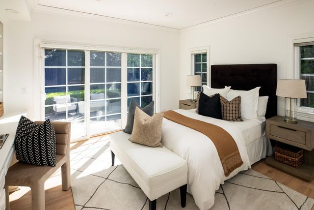 1049 Russell Avenue, Los Altos, CA 94024