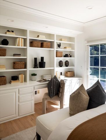 1049 Russell Avenue, Los Altos, CA 94024