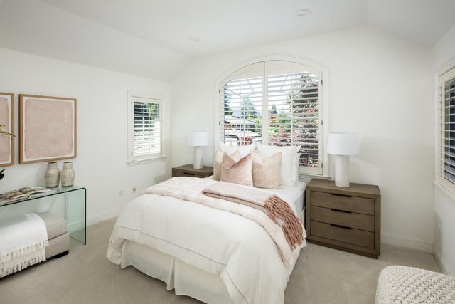 1049 Russell Avenue, Los Altos, CA 94024