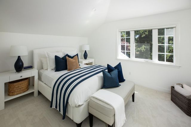 1049 Russell Avenue, Los Altos, CA 94024