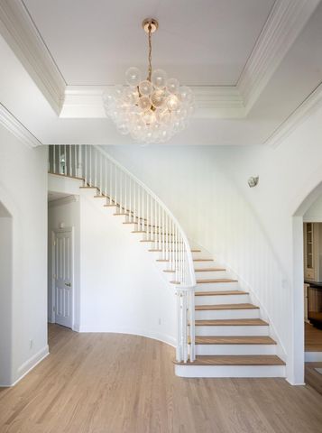 1049 Russell Avenue, Los Altos, CA 94024