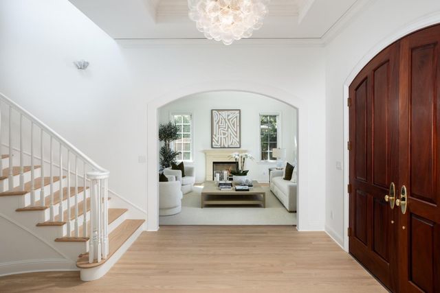 1049 Russell Avenue, Los Altos, CA 94024